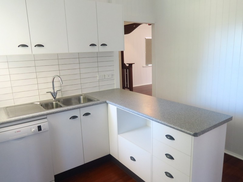 320 Pease Street, Edge Hill QLD 4870