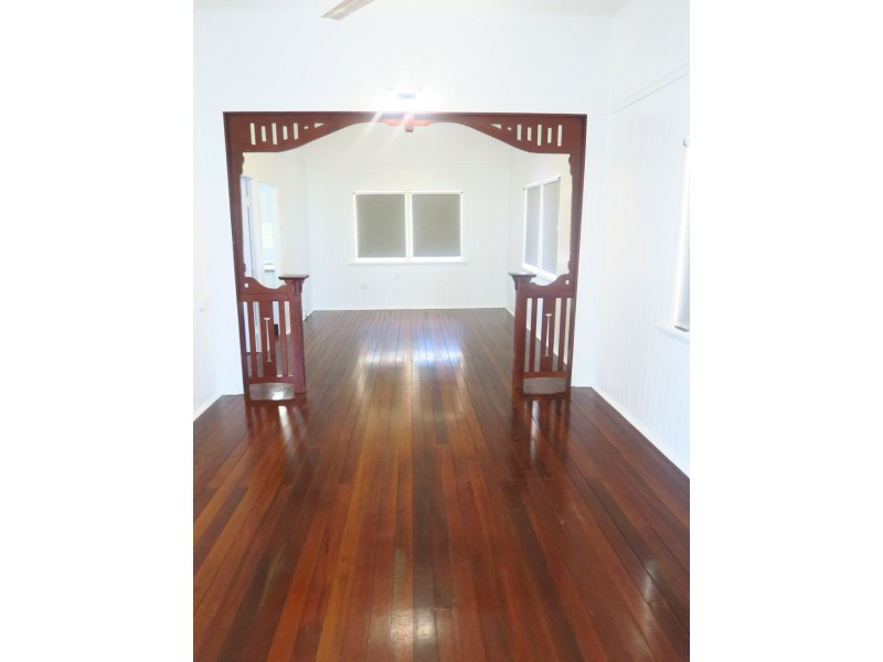 320 Pease Street, Edge Hill QLD 4870