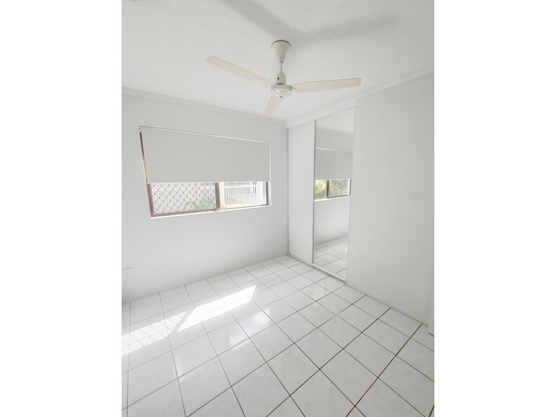 12/215 McLeod Street, Cairns North QLD 4870