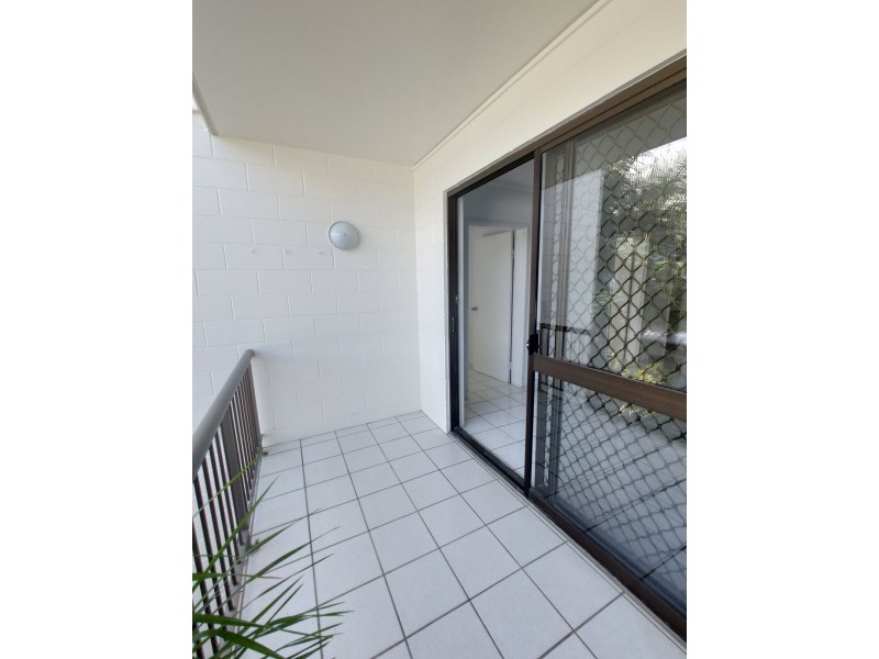 12/215 McLeod Street, Cairns North QLD 4870