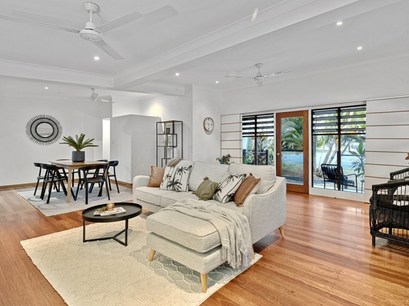 4 Byrnes Close, Whitfield QLD 4870