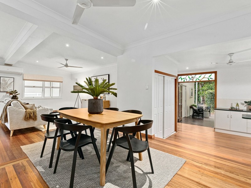 4 Byrnes Close, Whitfield QLD 4870