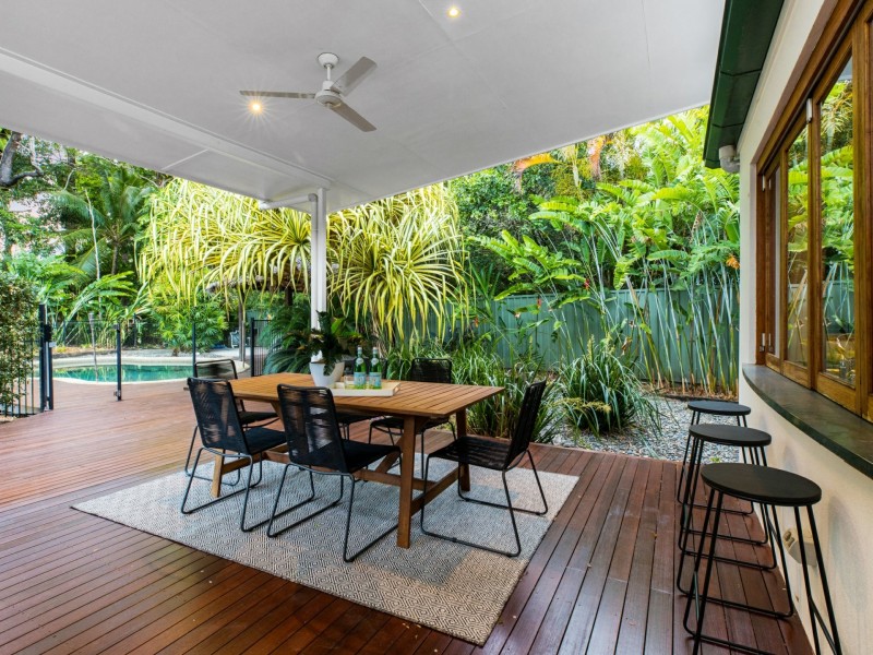 4 Byrnes Close, Whitfield QLD 4870