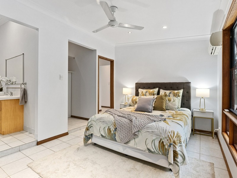 4 Byrnes Close, Whitfield QLD 4870