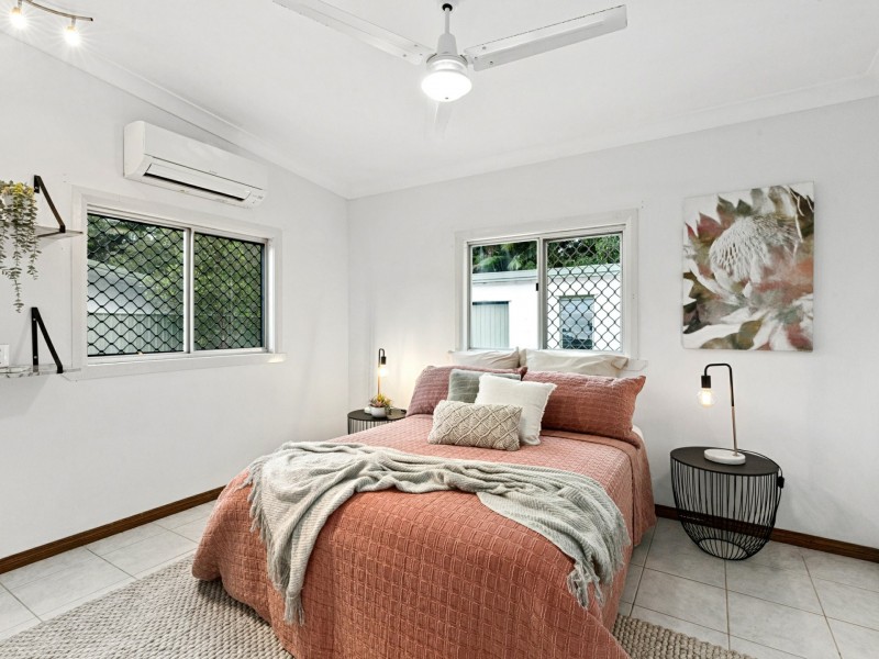 4 Byrnes Close, Whitfield QLD 4870