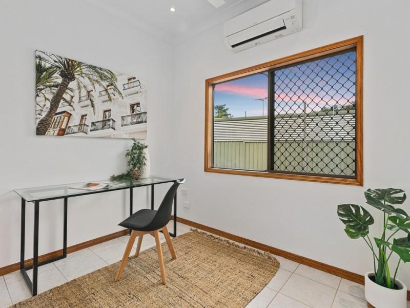 4 Byrnes Close, Whitfield QLD 4870