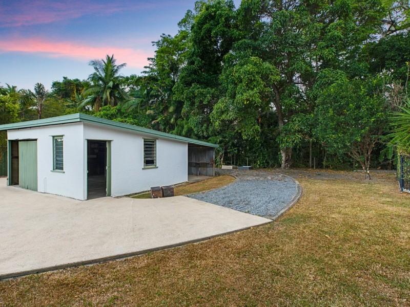 4 Byrnes Close, Whitfield QLD 4870