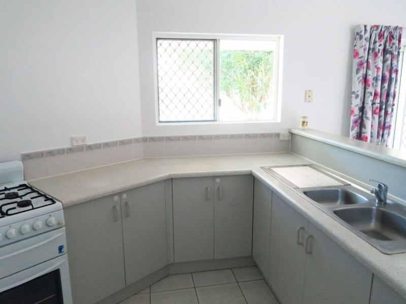2/8 KAVIENG STREET, Trinity Beach QLD 4879