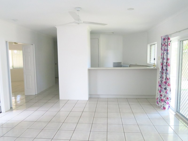 2/8 KAVIENG STREET, Trinity Beach QLD 4879