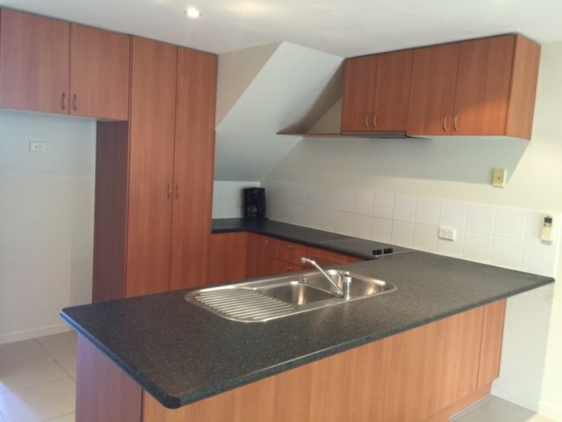 4/9 Grantala Street, Manoora QLD 4870