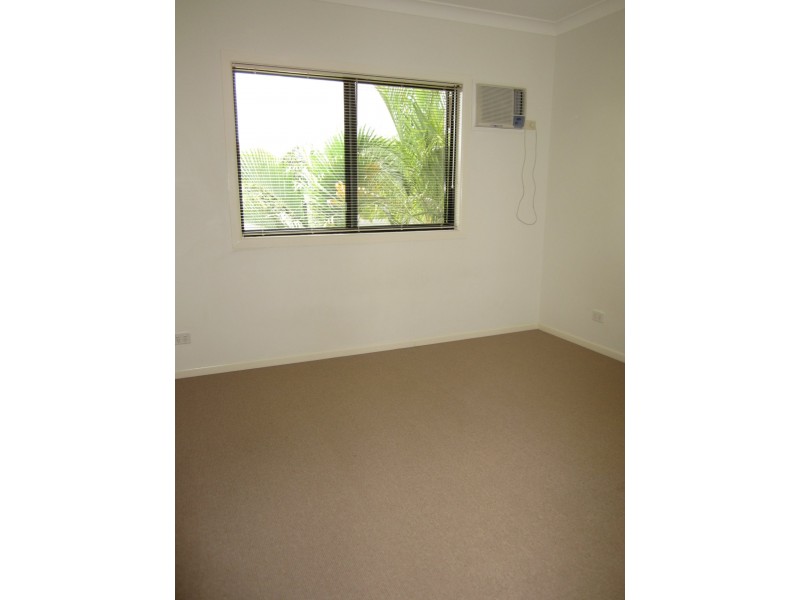 4/9 Grantala Street, Manoora QLD 4870