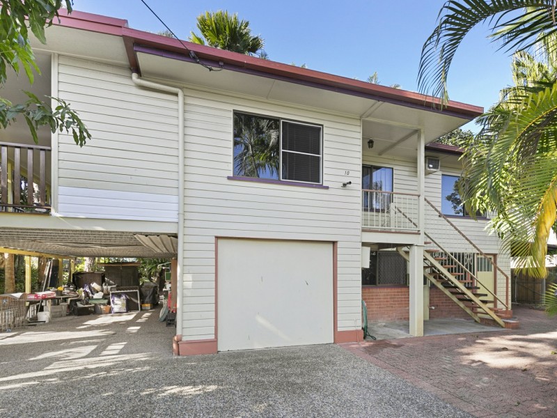 10 Chataway Street, Mooroobool QLD 4870