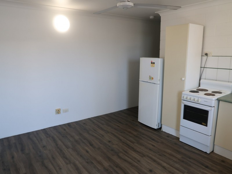 27/324 Sheridan Street, Cairns North QLD 4870