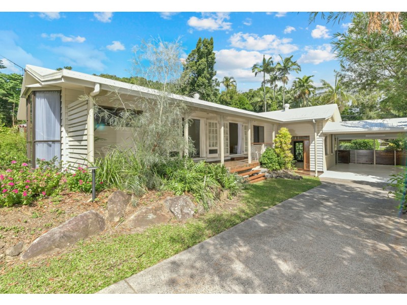 2 Benfer Court, Freshwater QLD 4870