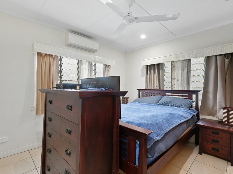 21 Chataway Street, Mooroobool QLD 4870