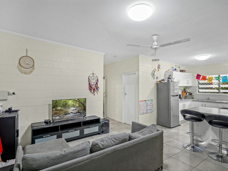1 & 2/14 Mazlin Street, Edge Hill QLD 4870