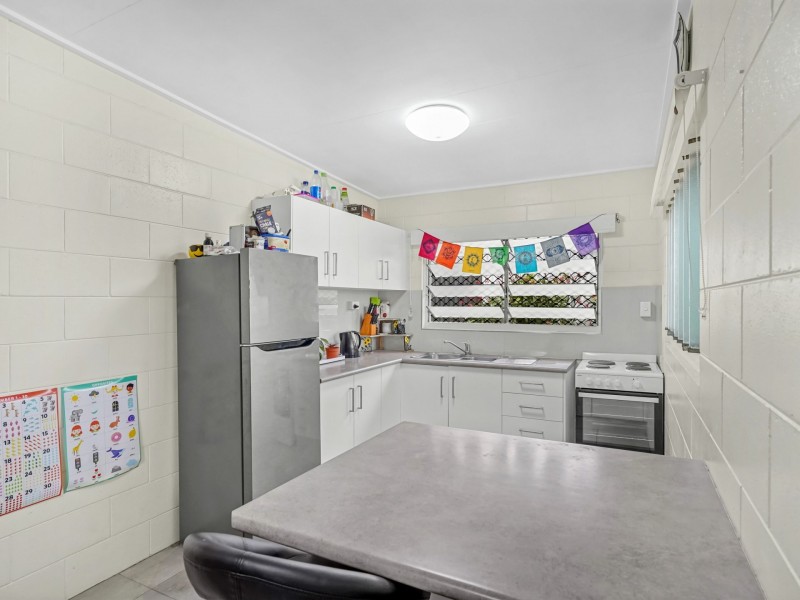 1 & 2/14 Mazlin Street, Edge Hill QLD 4870