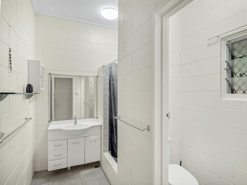 1 & 2/14 Mazlin Street, Edge Hill QLD 4870