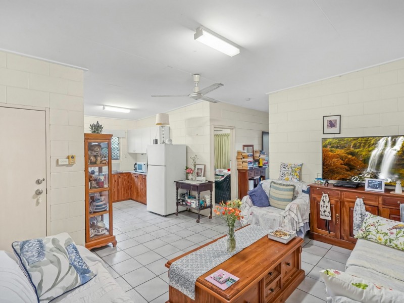 1 & 2/14 Mazlin Street, Edge Hill QLD 4870