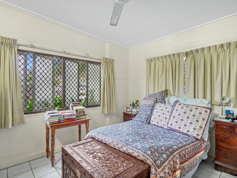 1 & 2/14 Mazlin Street, Edge Hill QLD 4870