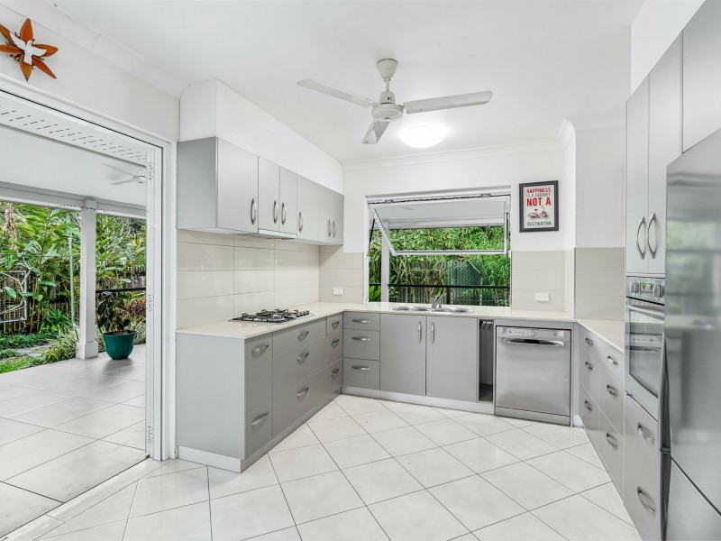 2/22 Nesbit Street, Whitfield QLD 4870