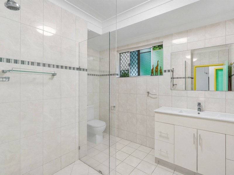 2/22 Nesbit Street, Whitfield QLD 4870