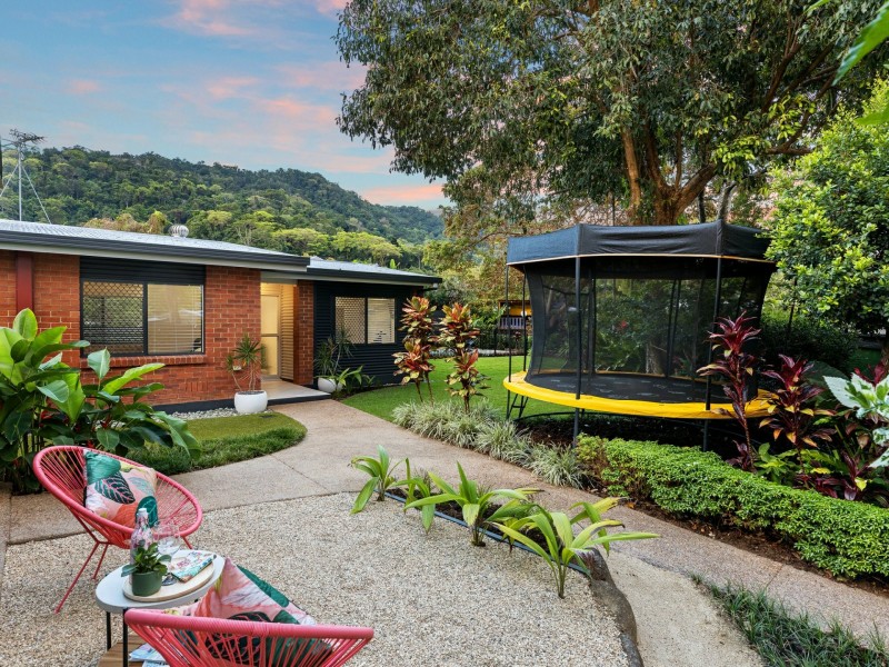 1 Iona Close, Edge Hill QLD 4870