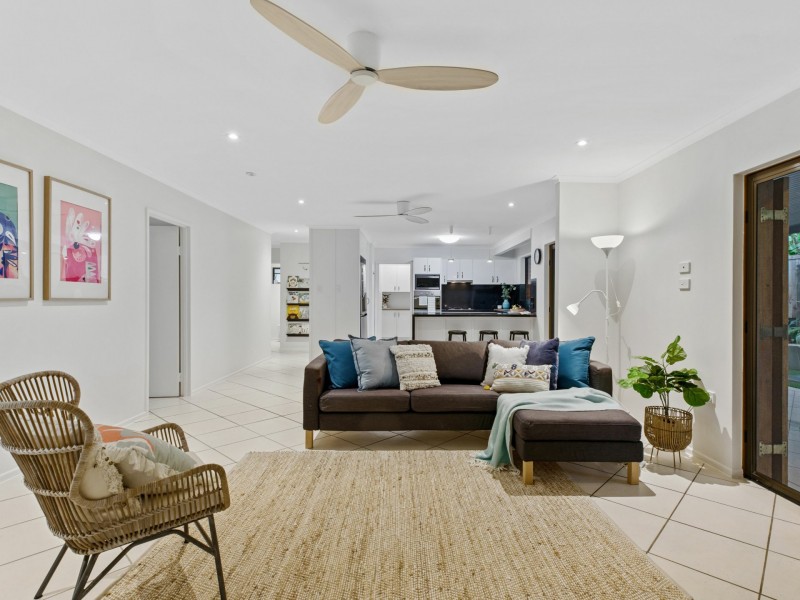 1 Iona Close, Edge Hill QLD 4870