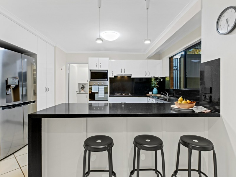 1 Iona Close, Edge Hill QLD 4870