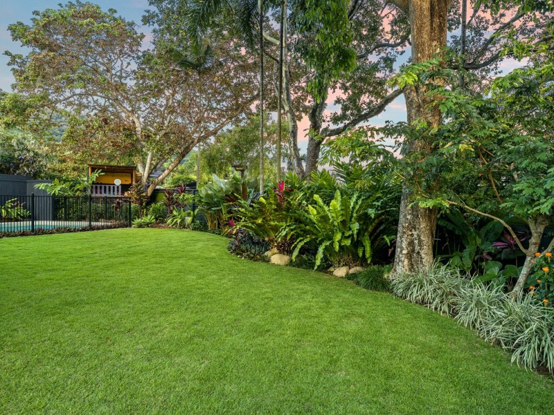 1 Iona Close, Edge Hill QLD 4870