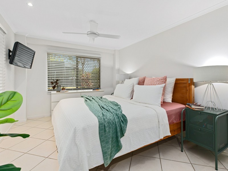1 Iona Close, Edge Hill QLD 4870