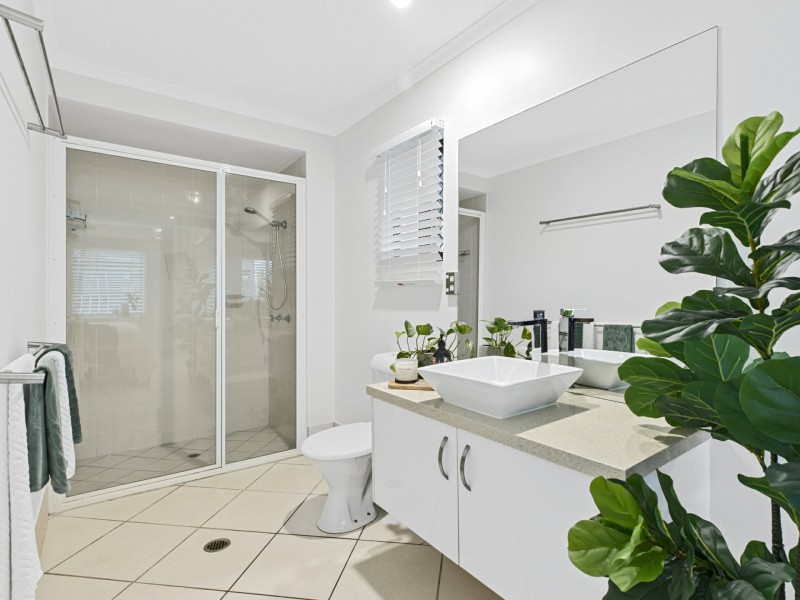 1 Iona Close, Edge Hill QLD 4870