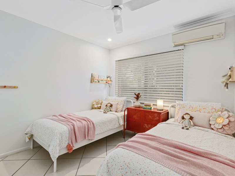 1 Iona Close, Edge Hill QLD 4870