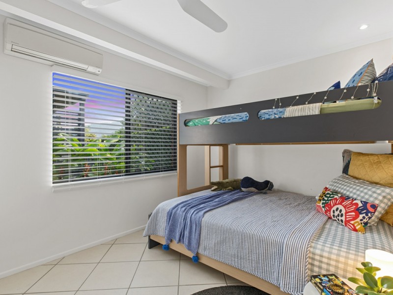 1 Iona Close, Edge Hill QLD 4870