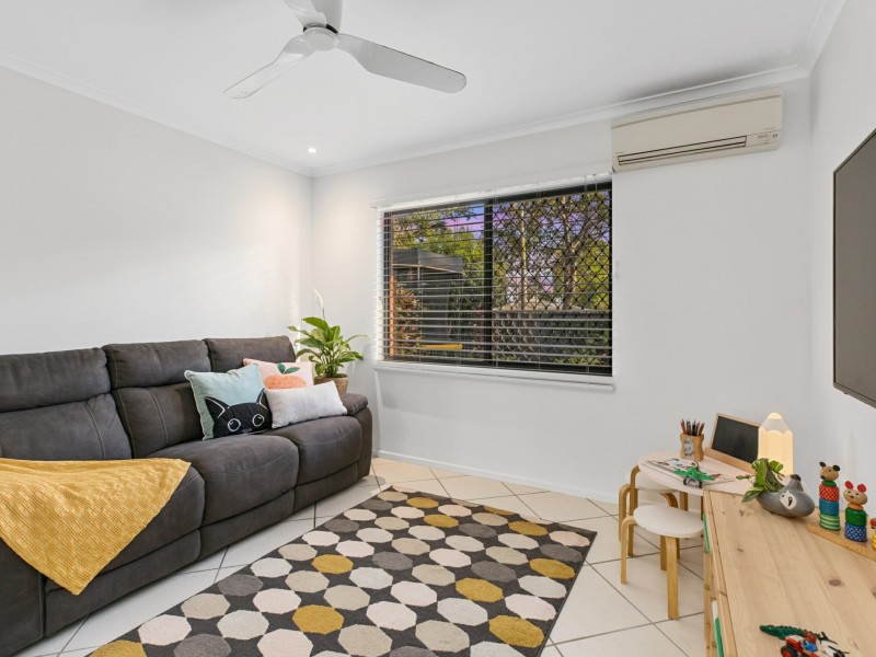 1 Iona Close, Edge Hill QLD 4870