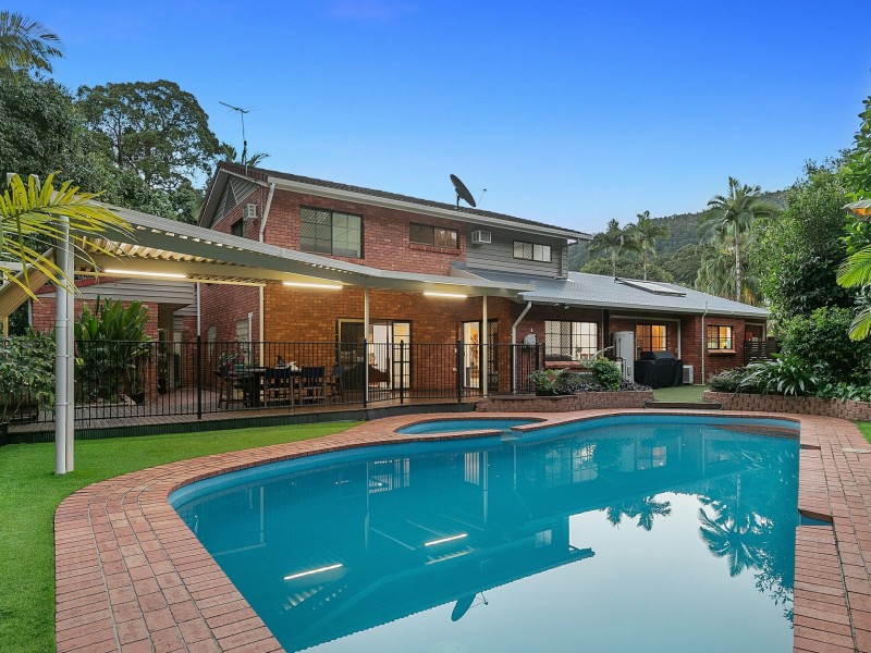 4 Arran Close, Edge Hill QLD 4870