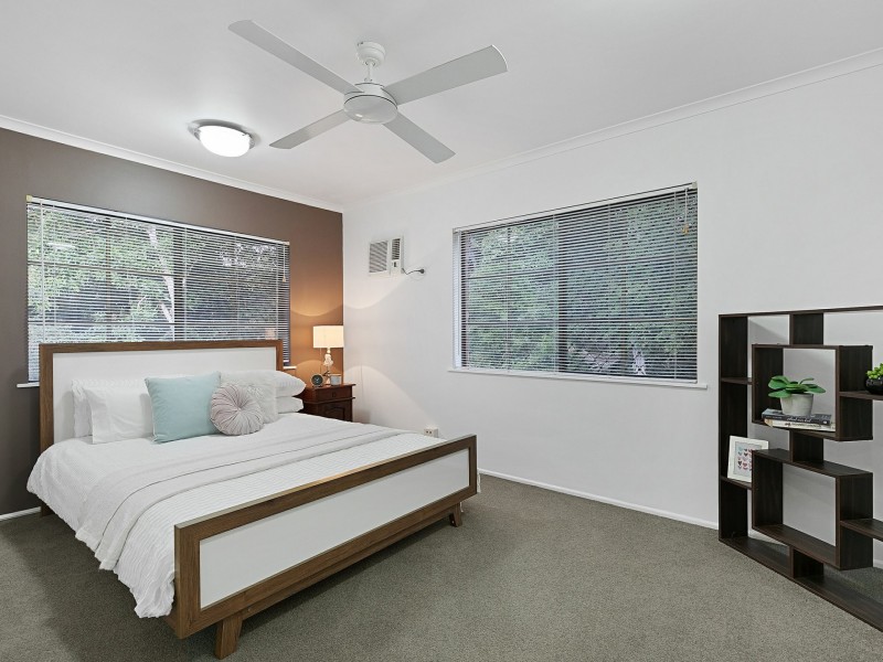 4 Arran Close, Edge Hill QLD 4870