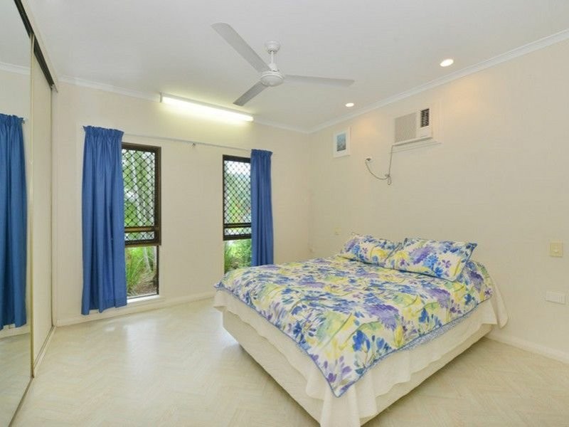 15 Hobson Drive, Brinsmead QLD 4870