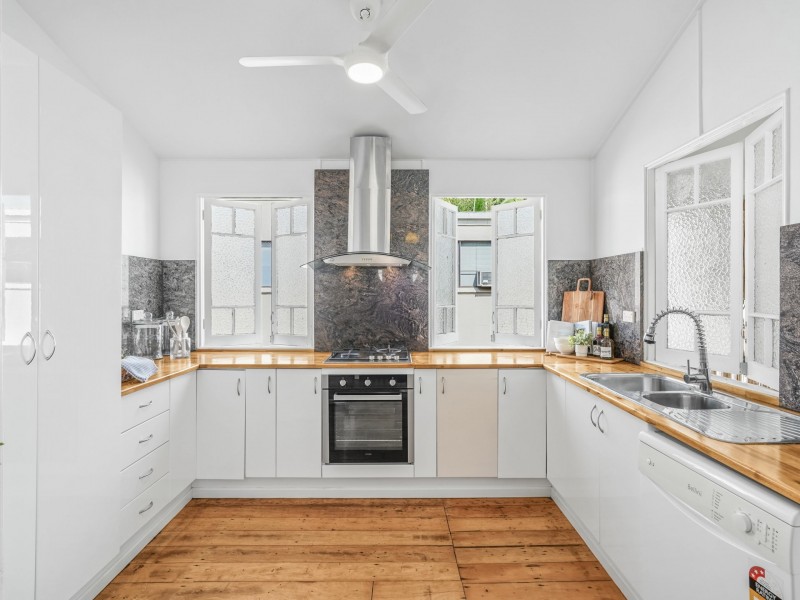 331 McLeod Street, Cairns North QLD 4870