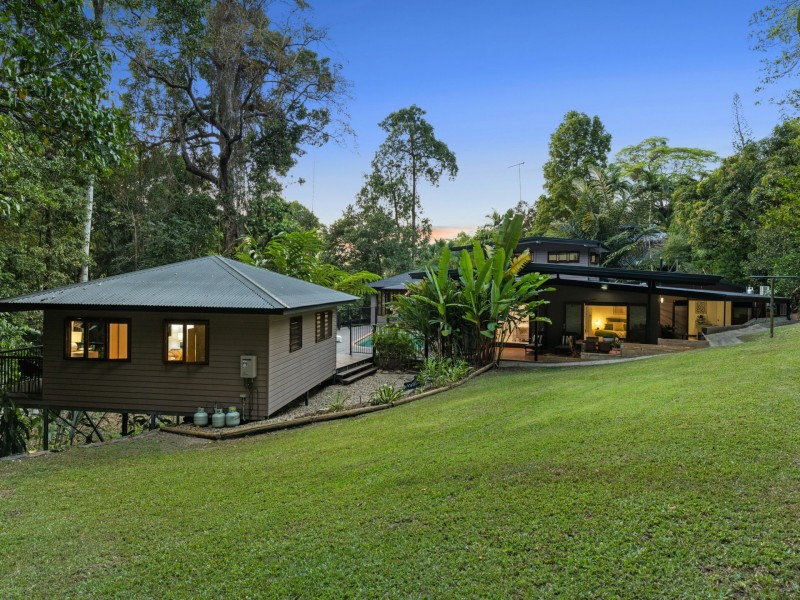 1-5 Cochrane Street, Stratford QLD 4870