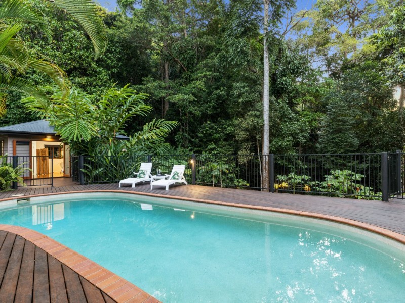 1-5 Cochrane Street, Stratford QLD 4870