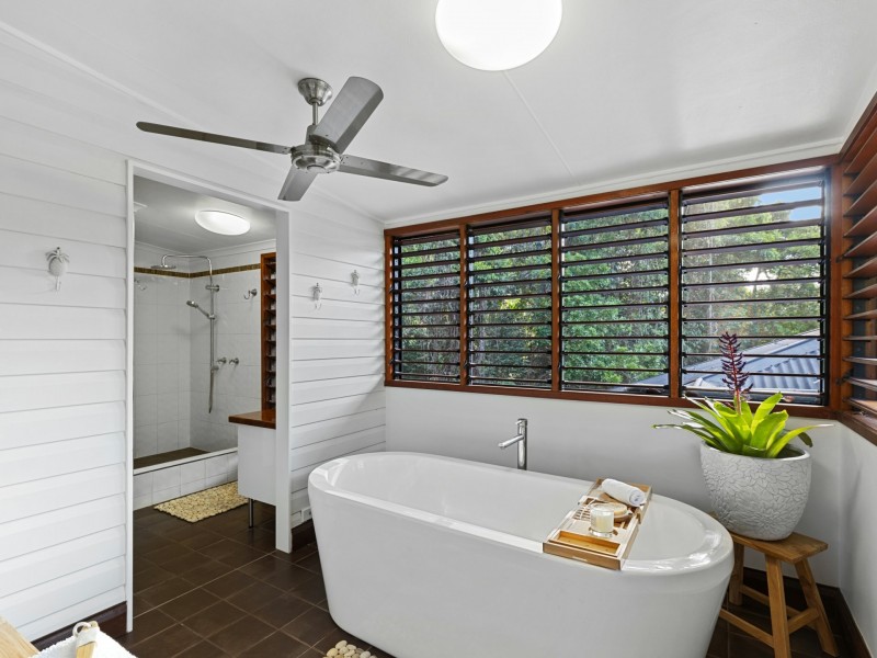 1-5 Cochrane Street, Stratford QLD 4870