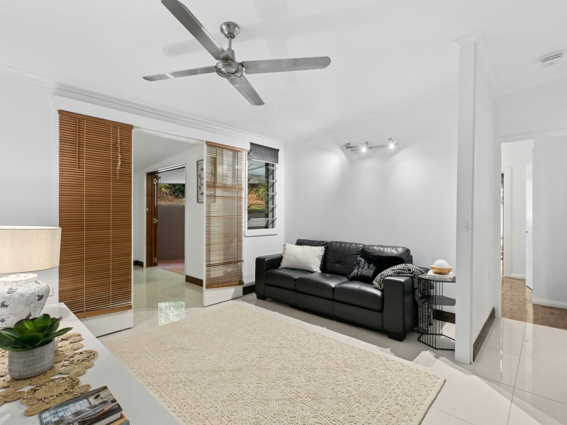 1-5 Cochrane Street, Stratford QLD 4870