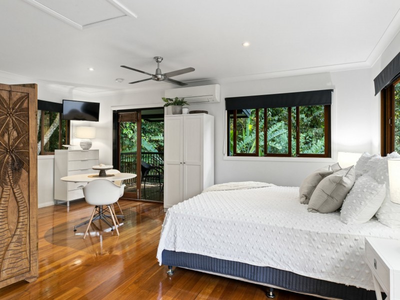 1-5 Cochrane Street, Stratford QLD 4870