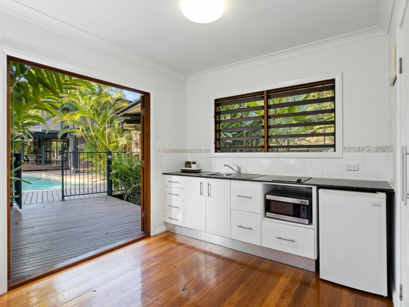 1-5 Cochrane Street, Stratford QLD 4870