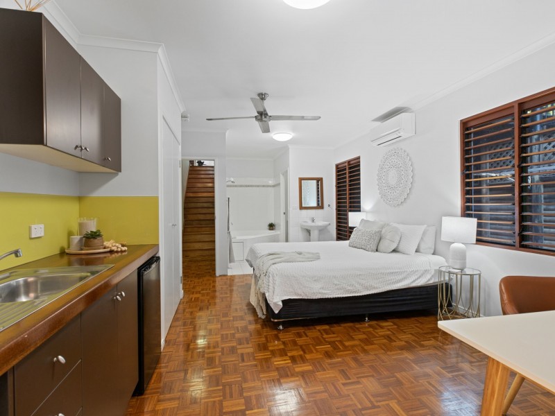 1-5 Cochrane Street, Stratford QLD 4870