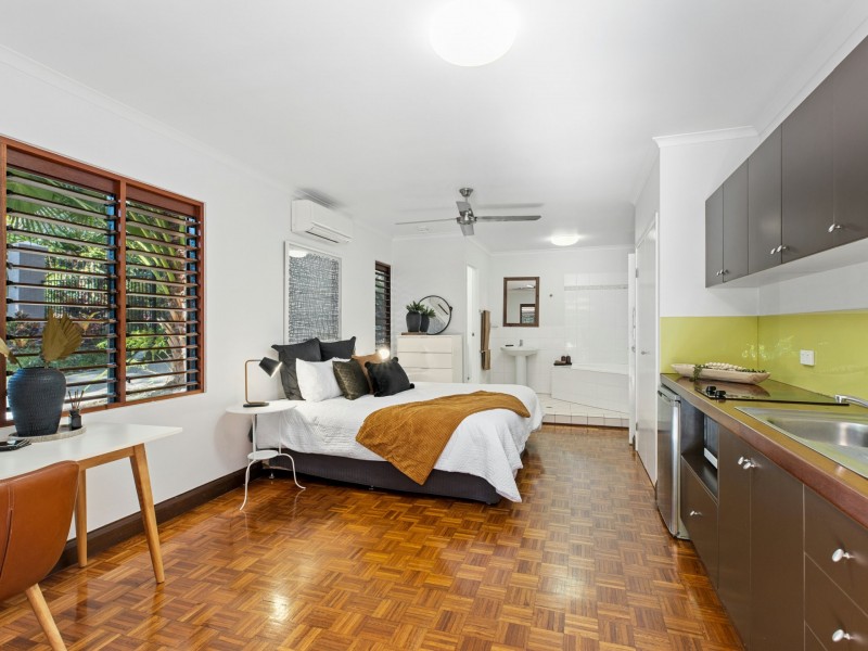 1-5 Cochrane Street, Stratford QLD 4870