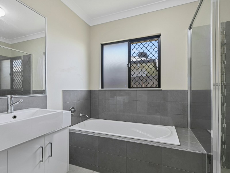 6 Byerstown Link, Trinity Park QLD 4879