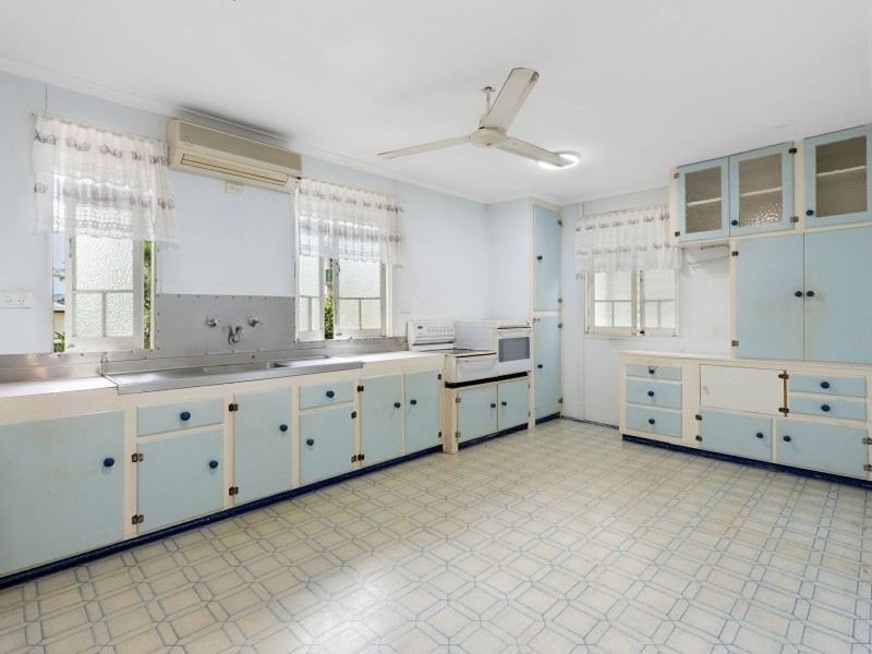 127 Collins Avenue, Edge Hill QLD 4870