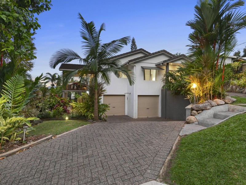 1 Panoramic Place, Whitfield QLD 4870